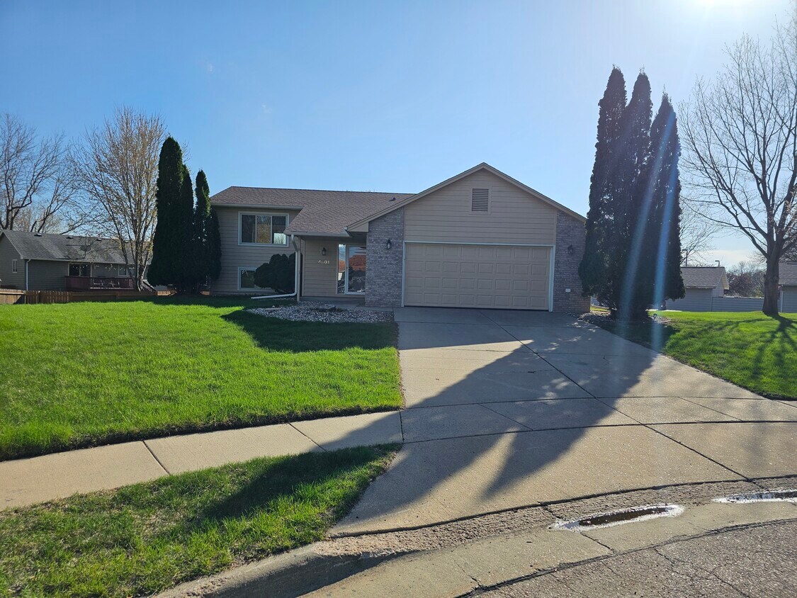 Foto principal - 4601 E Hanna Cir