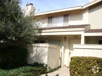 Primary Photo - 2115 Village Ln