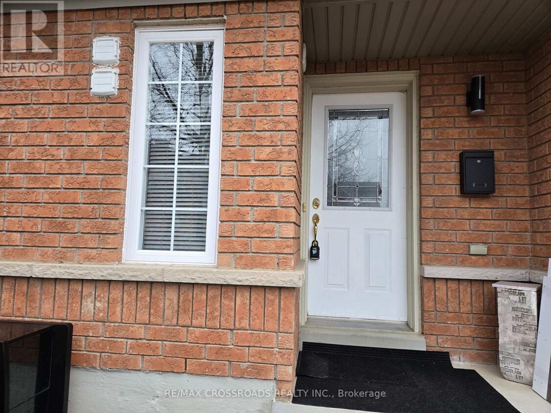 Primary Photo - 2922 Bur Oak Ave