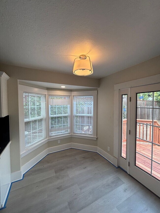 Foto del edificio - Newly updated 3 Bedroom 2 Bathroom Single ...
