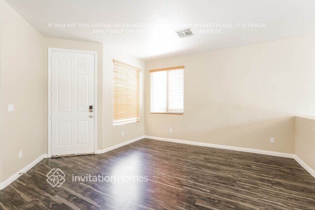 Foto del edificio - 9149 Dorrell Ln