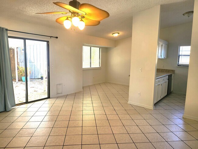 Foto del edificio - 14403 Cedar Island Rd N