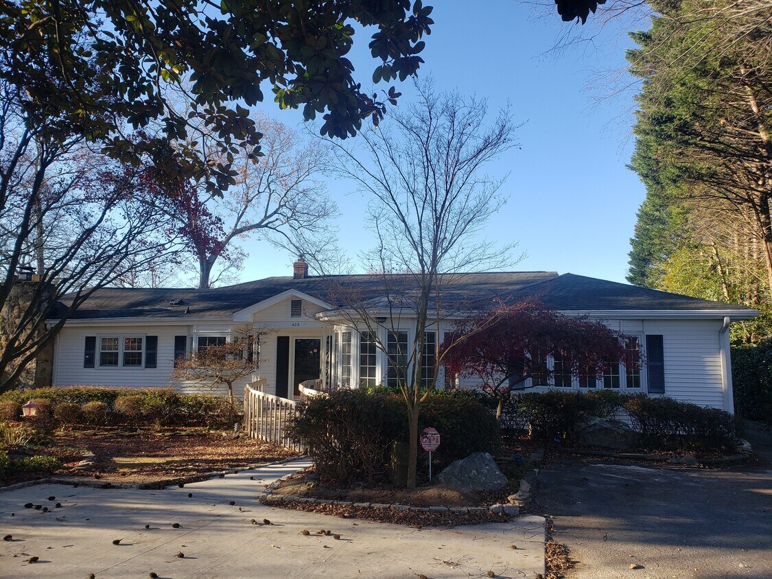 Primary Photo - 406 Brushy Creek Rd