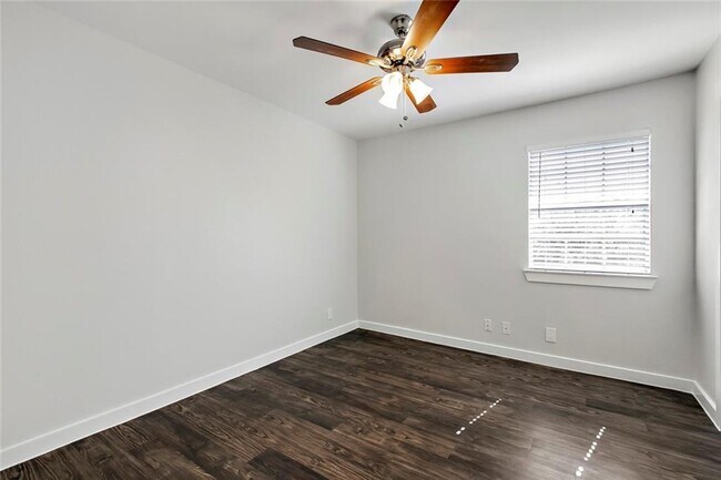 Building Photo - 6103 Hyside Dr