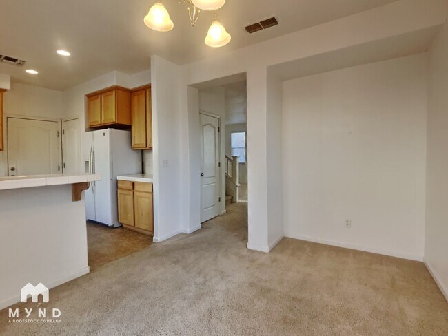 Building Photo - 10 Shadmoor Pl