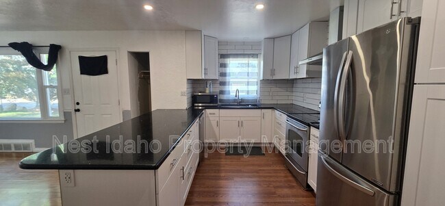 Foto del edificio - 2713 Dill Dr