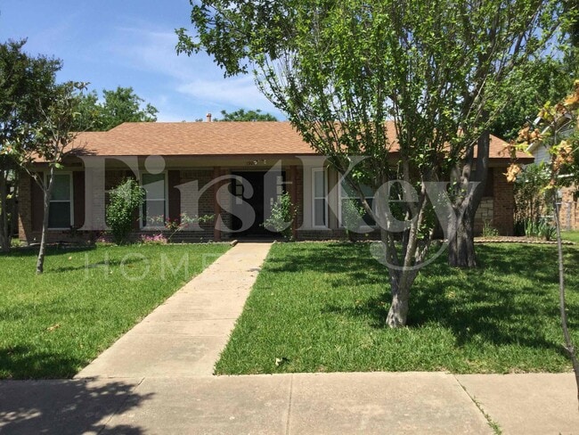 Building Photo - 1309 Monterrey Dr