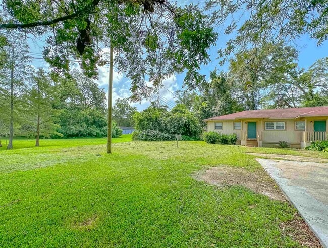 Building Photo - 541 Okaloosa St