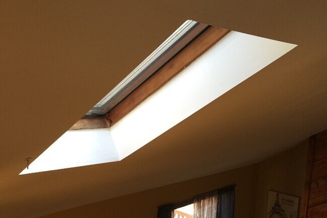 Sky light - 156 Stream Ct