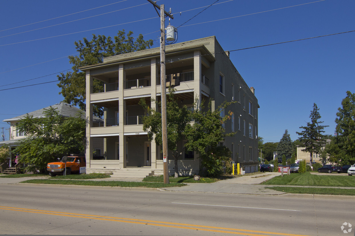 Foto del edificio - 108 N Main St