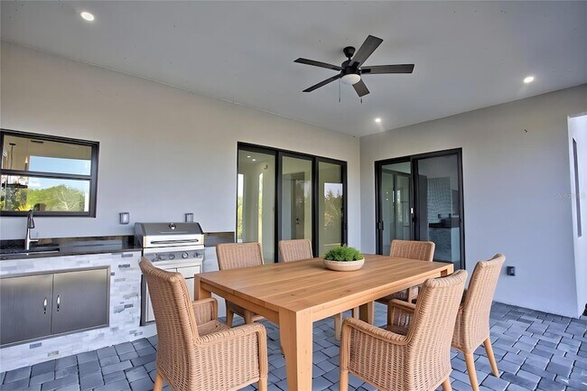 Foto del edificio - 9574 Salt Lake St