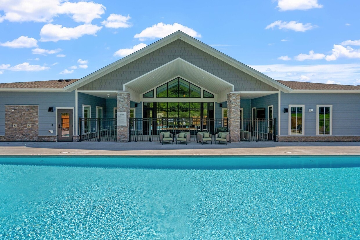 Primary Photo - The Lodge at Overland