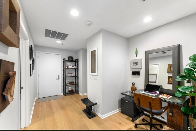Foto del edificio - 225 S Sangamon St