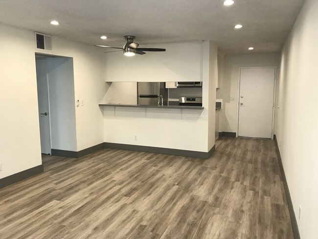 Foto del edificio - 3715 S Canfield Ave