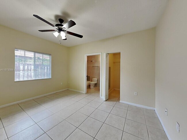 Foto del edificio - 17000 NW 52nd Ave