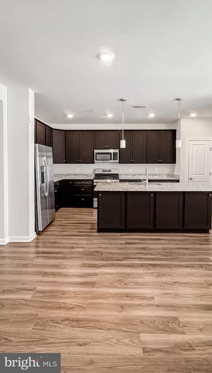 Foto del edificio - 9637 Block St