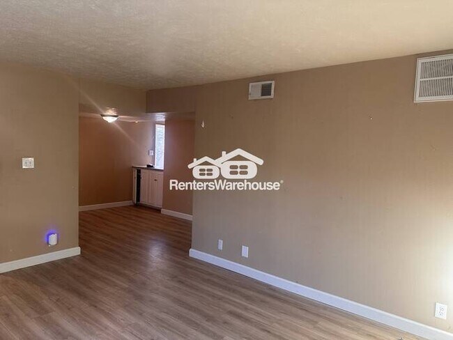 Foto del edificio - Oak Lawn Condo Ready For You To Call Home