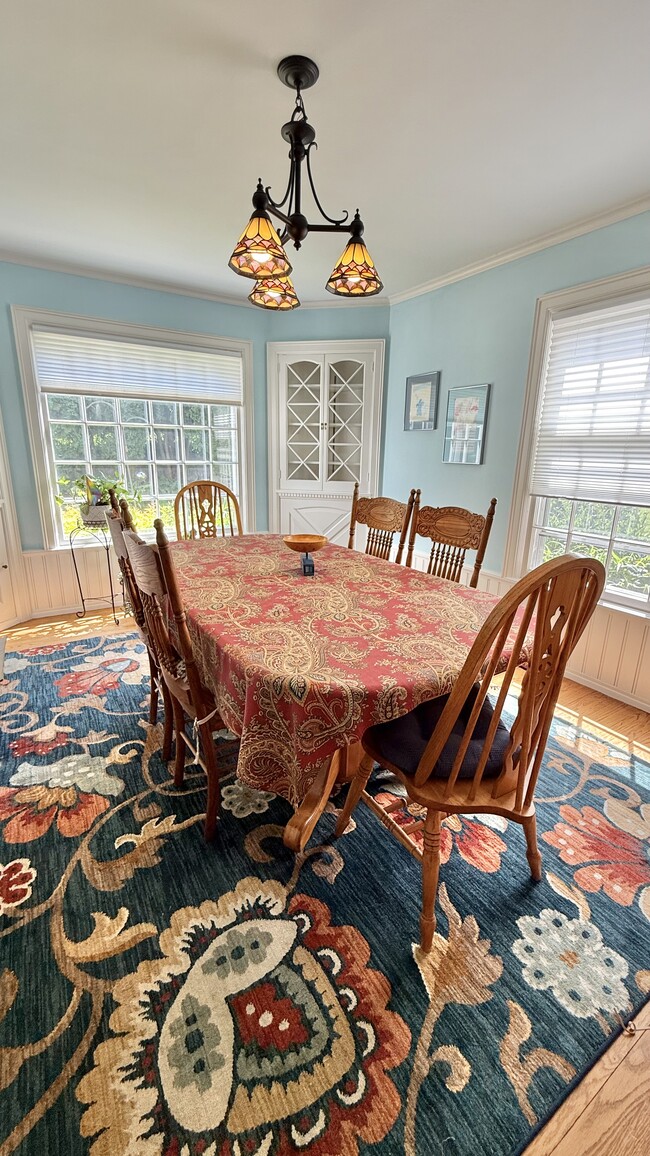 DINING RM - 6909 W Lloyd St