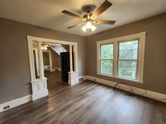 Building Photo - 23 Clay St