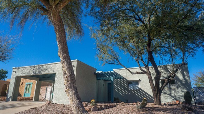 Building Photo - 2822 W St Tropaz Ave