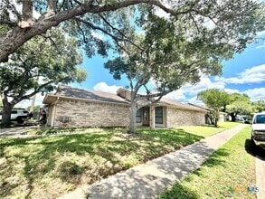Building Photo - 127 Cabana Dr