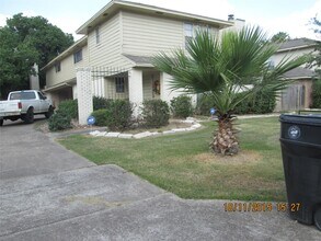 Building Photo - 10834 Sugar Hill Dr