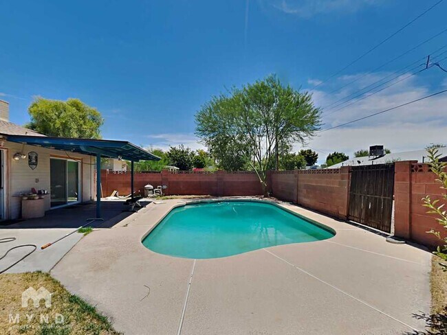 Foto del edificio - 537 E Laguna Dr