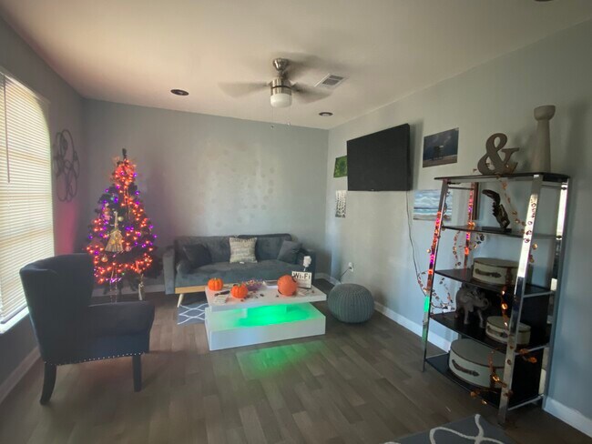 Building Photo - 2851 Bacchus Dr