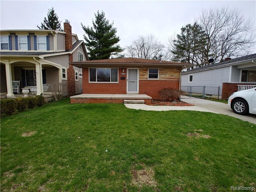 Foto principal - 4639 Kingston St