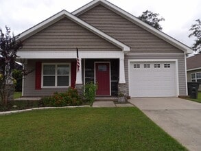 Building Photo - 205 Jasmine Cir