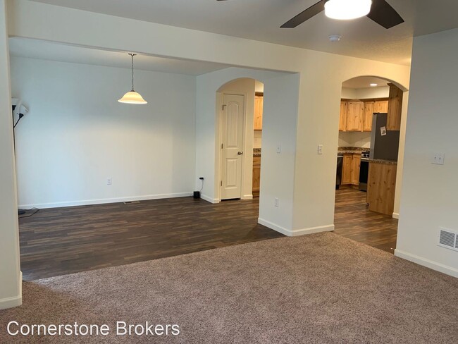 Building Photo - 3 br, 2.5 bath House - 520 Foxtail PI
