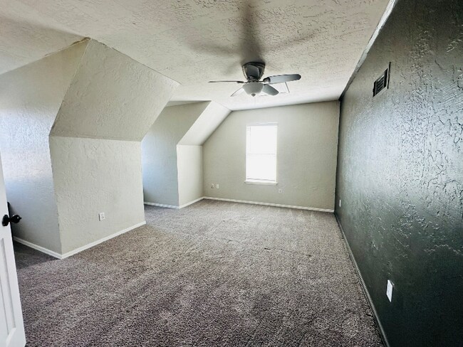Foto del edificio - 6104 NW Lincoln Ave