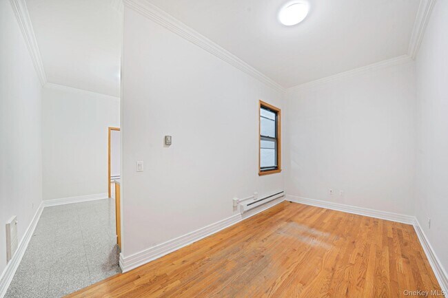 Foto del edificio - 42 N Village Ave