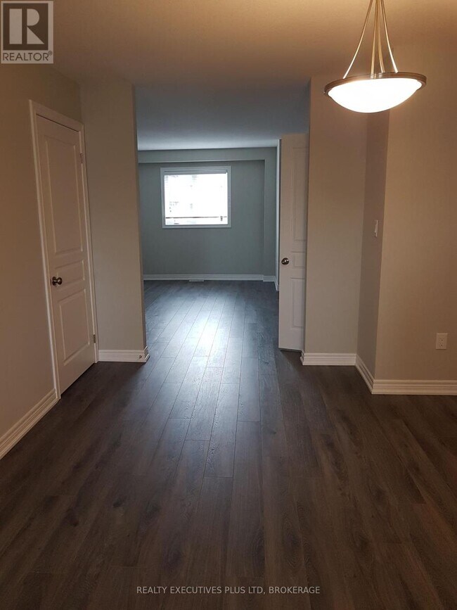 Building Photo - 7768 Ascot Cir
