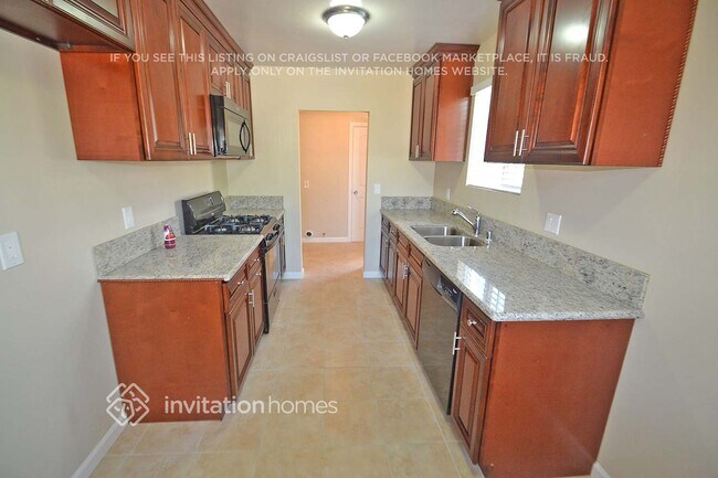 Foto del edificio - 13946 Terra Bella St