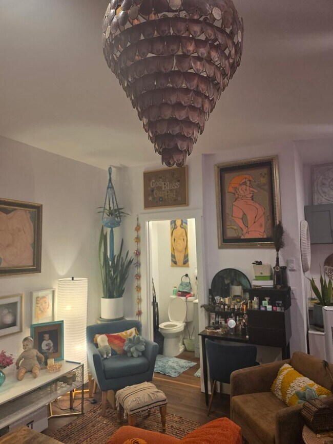 Foto del edificio - 337 E Main St