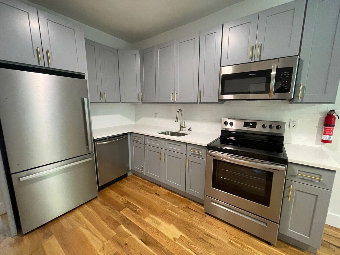 Foto principal - 96 Carson Ave