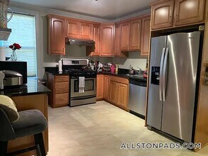 Building Photo - 33 Arden St