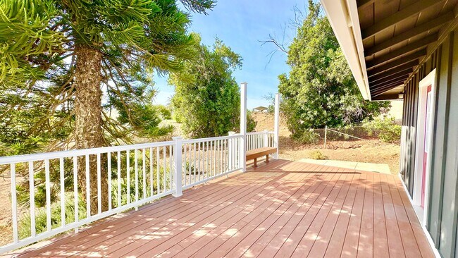 Building Photo - Beautifully Remodeled Home, Spacious & Lar...