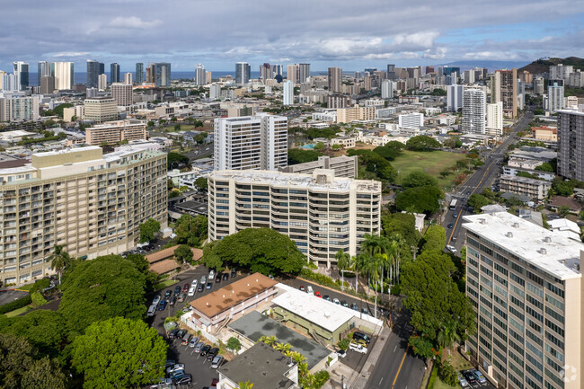 Foto aérea - Punahou Cliffs