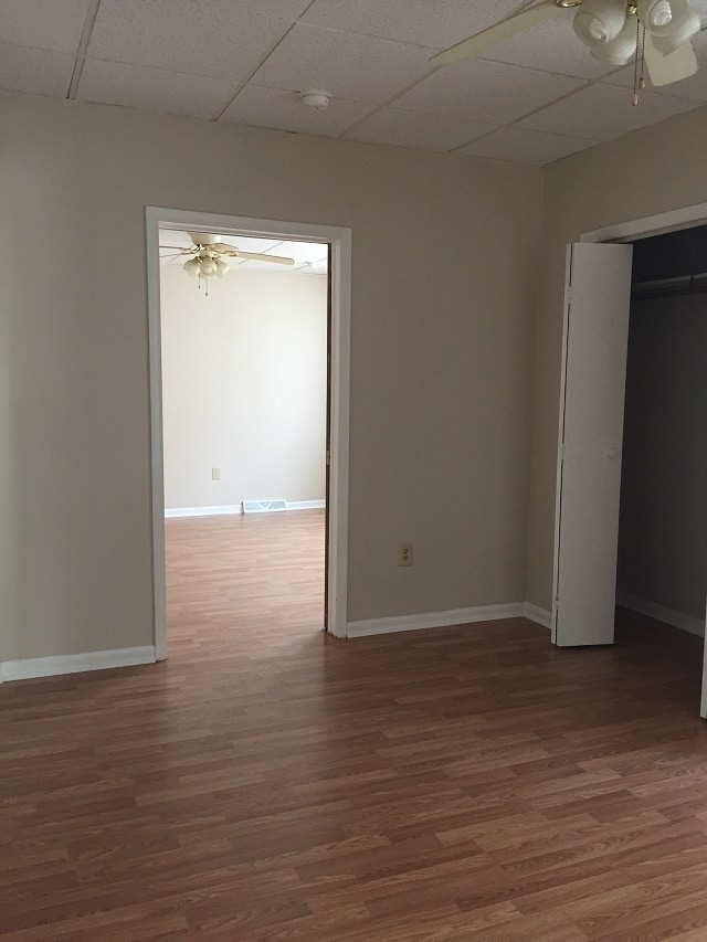 Building Photo - 836 Dewey Ave