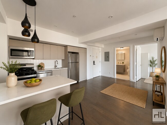 Foto del edificio - Bushwick Avenue / Spacious 2-Bed 1-Bath