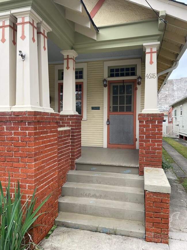 Building Photo - 4618-4618 Toulouse St