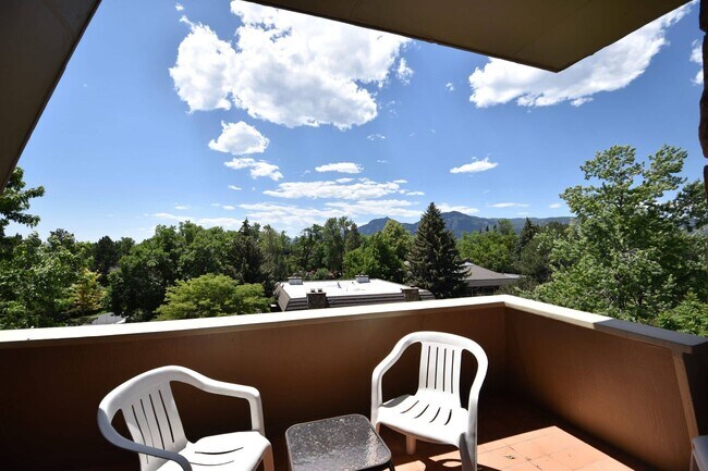 Foto del edificio - 3 Bedroom, 2 Bathroom Penthouse Condo in North Boulder.