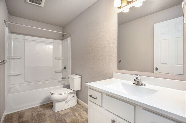 Foto del edificio - 10050 Pennridge Dr