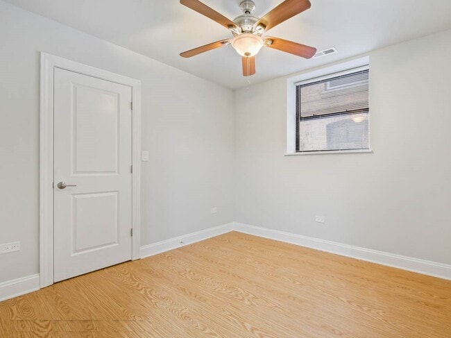 Foto del edificio - 1346 W Howard St