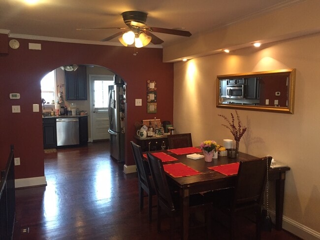 Dining Area - 903 S Bouldin St