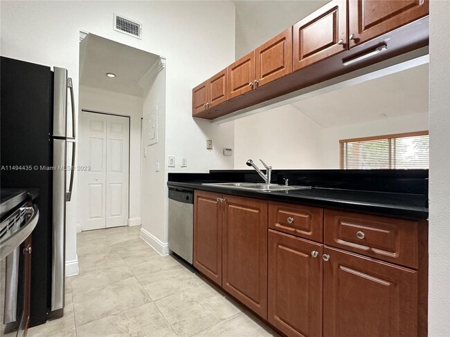 Building Photo - 10521 SW 158th Ct