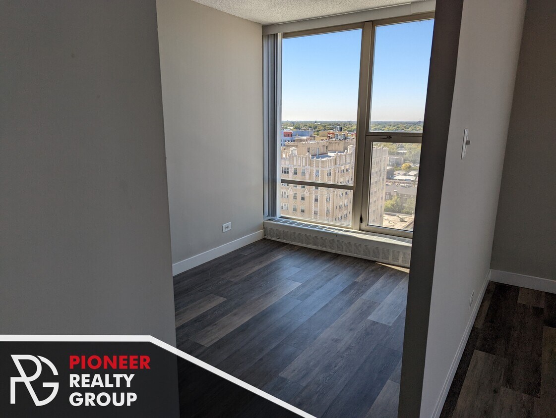 Foto del edificio - 5611 N Kenmore Ave