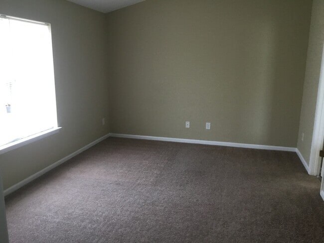 Foto del edificio - 1216 Bicycle Ct